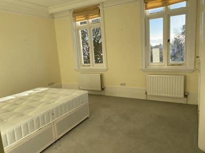 Furnished Double Room with En suite bathroom  Main Photo