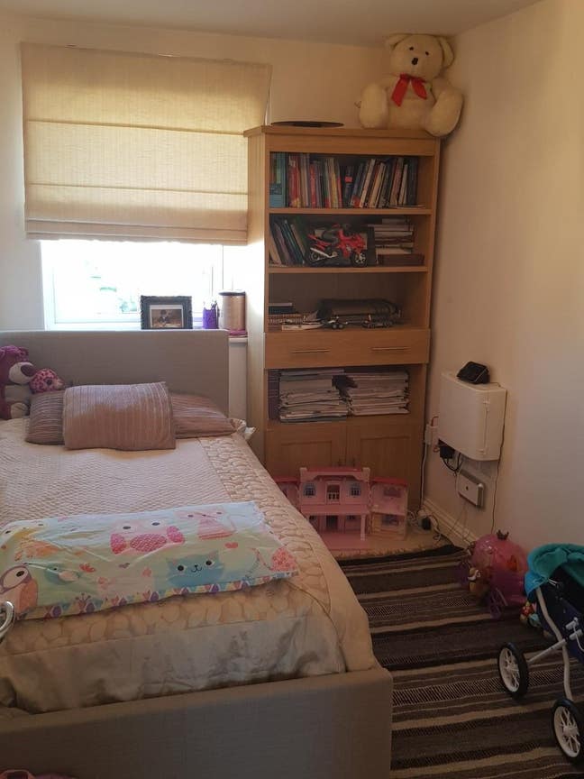 Single Room Available in Brooklands Main Photo