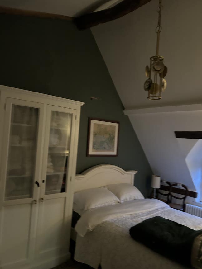 Kingsize ensuite room in shared house with garden Main Photo