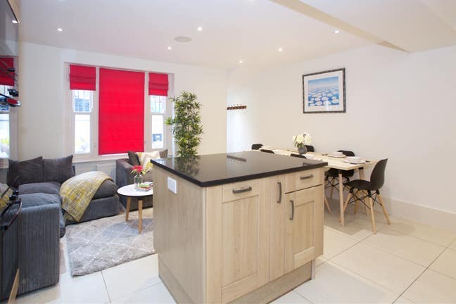 💡 Two Large Double Rooms | Clapham Junction  Main Photo