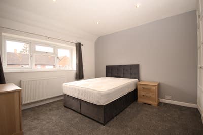 Room to Let - Single Occupancy Only Bills Included Main Photo