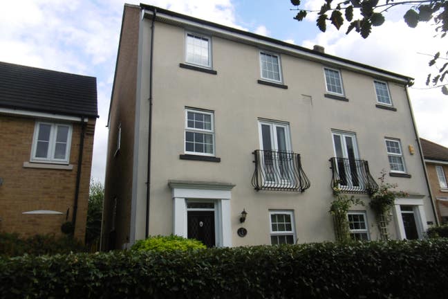 Double Room with own bathroom - Cartwright Way Main Photo