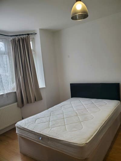 New Double Room- Bills Included Main Photo