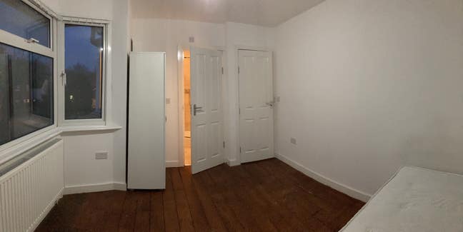 Ensuite room in Morden available asap SW19  Main Photo