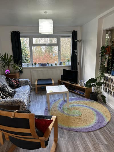 Newly Refurbished Home - Single Room 4’ double bed Main Photo