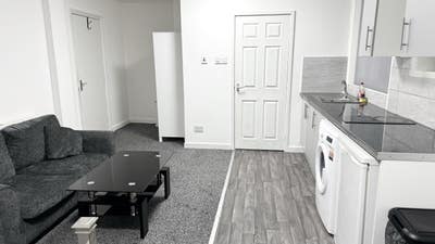 All Bills + Wifi Included! 2 Bed XL Studio Main Photo