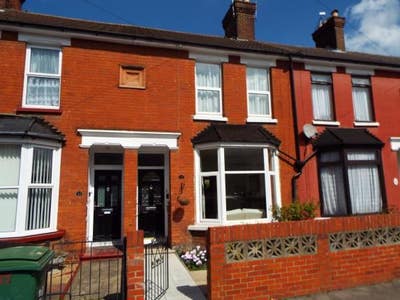 Room in a shared house 4 min walk to Maidston Town Main Photo