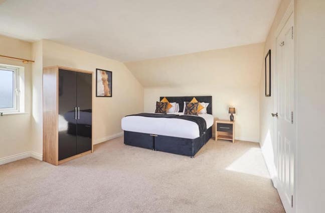 Spacious King Size Room Main Photo