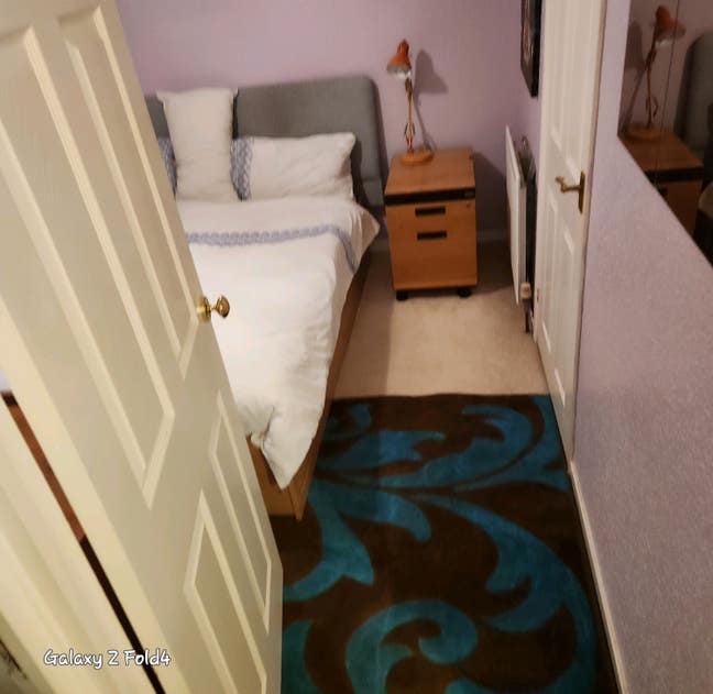 Large King-Size bedroom, with king-Size bed.  Main Photo