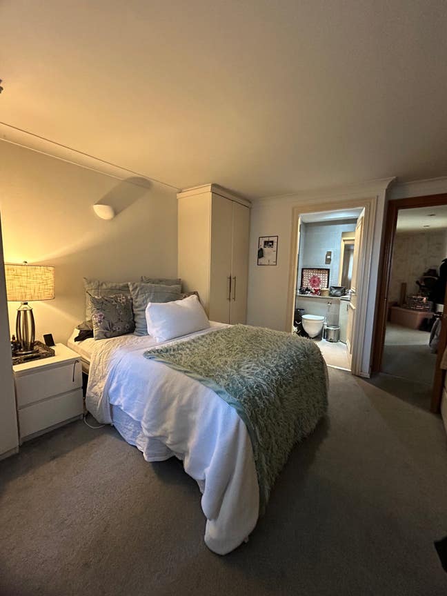 Spacious En - Suit Room| River Side Flat|Chelsea H Main Photo