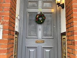 Bedsit  available in Barnes  Main Photo