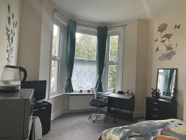 Spacious Room near the seafront.  Main Photo