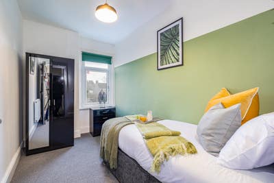👀 Nuneaton Town Centre! Double Ensuite Room! 👀 Main Photo