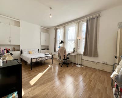 Large Room Available - N4 - Finsbury Park Main Photo