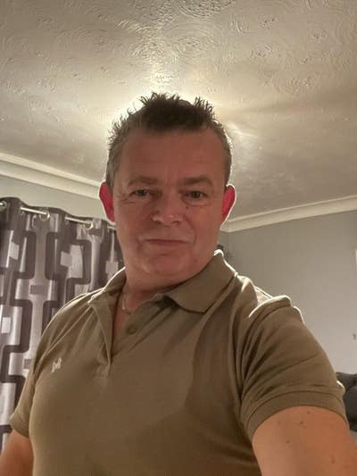 I am a professional male aged 58I am looking ... Main Photo