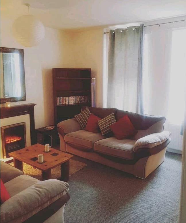 Spacious furnished double bed room  Main Photo