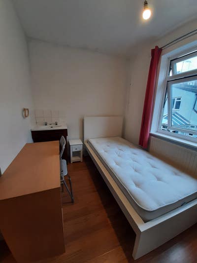 Single Room in Friendly Hammersmith House Share  Main Photo