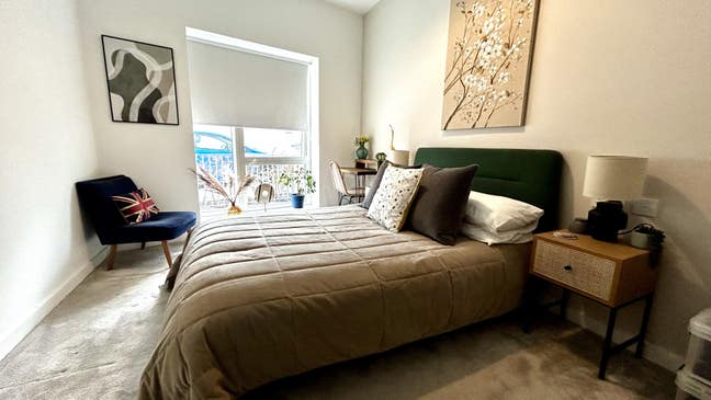 Large Double Room in Spacious N. Greenwich Flat Main Photo