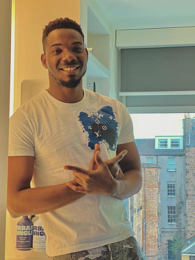 I'm a responsible professional seeking a doub... Main Photo