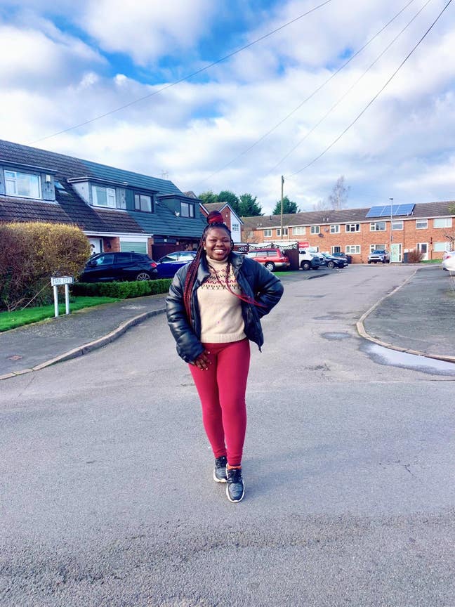 Looking for a spare room or  share house to rent Main Photo