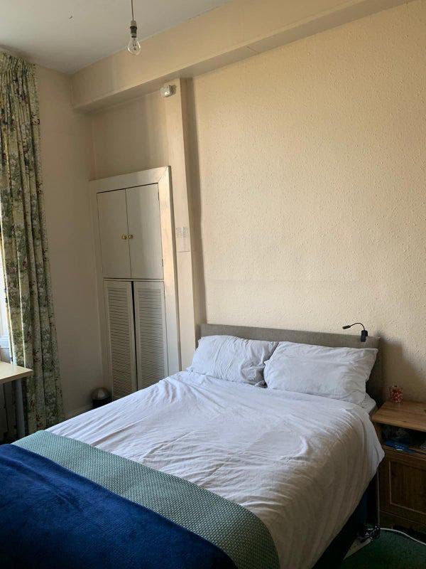 One Double Bedroom availible - Marchmont Main Photo