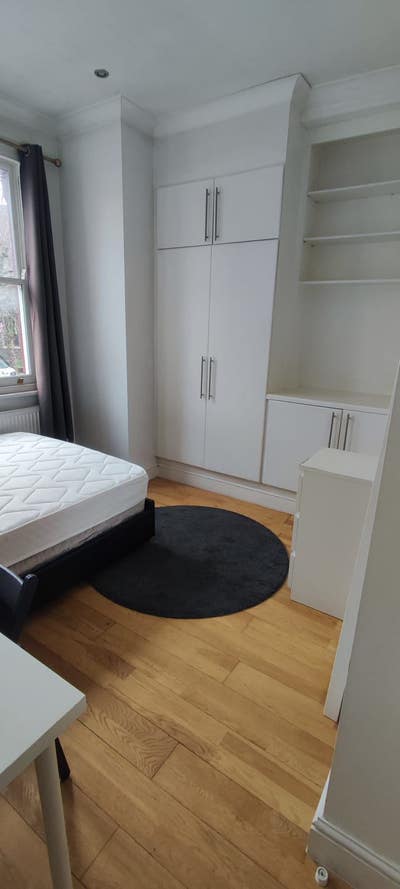 :Large, bright double in NW2 Main Photo