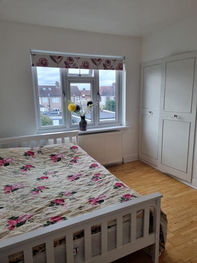 Large double room to let.  Main Photo