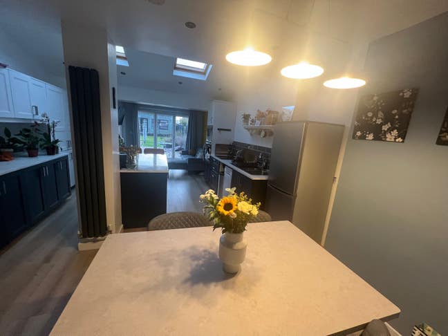 Large double room with lovely living space  Main Photo