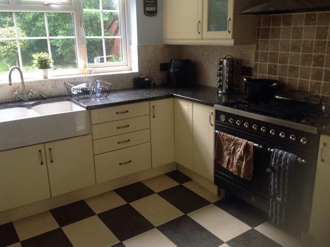 Double Room available in Bassett  Main Photo