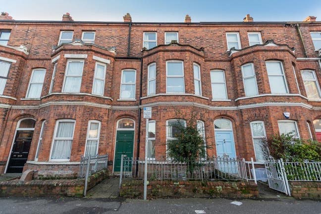 Room available - University Avenue  Main Photo