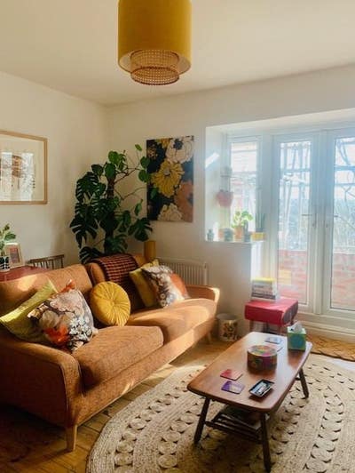 Bright and Airy Double Room Avail in Art Deco Flat Main Photo