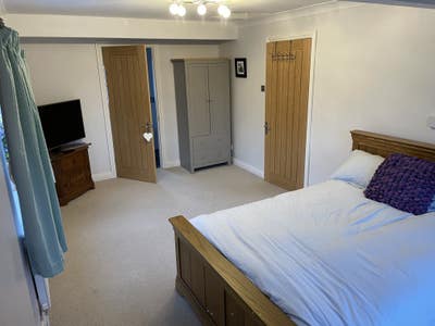 Spacious Master bedroom & En-Suite  Main Photo