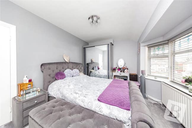  Amazing Master Bedroom Available For Couples Main Photo