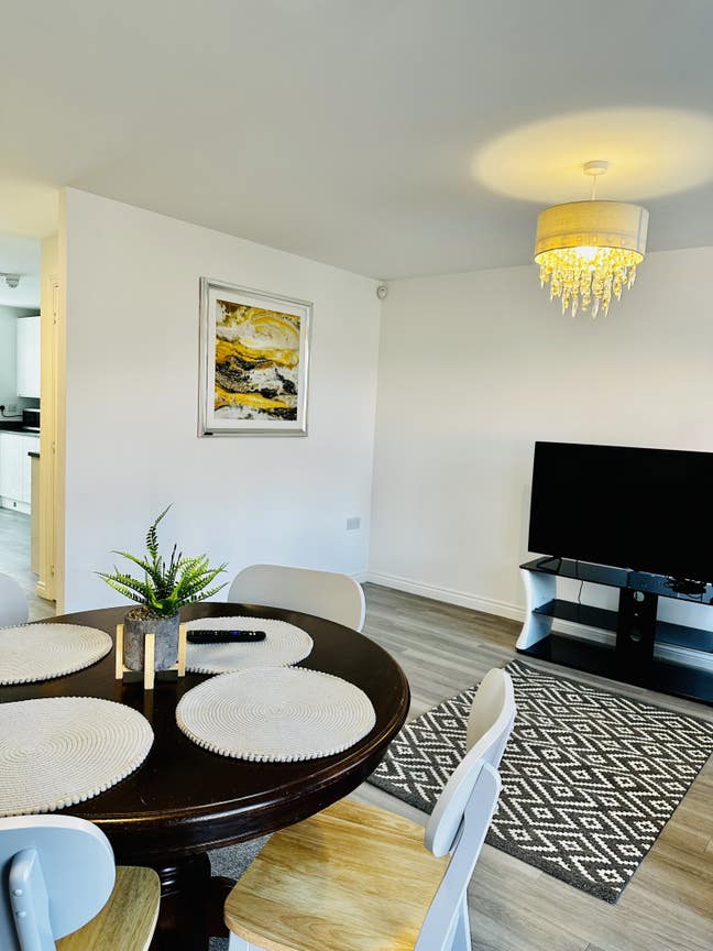 En-suite available ,  Walking distanceto hospital  Main Photo