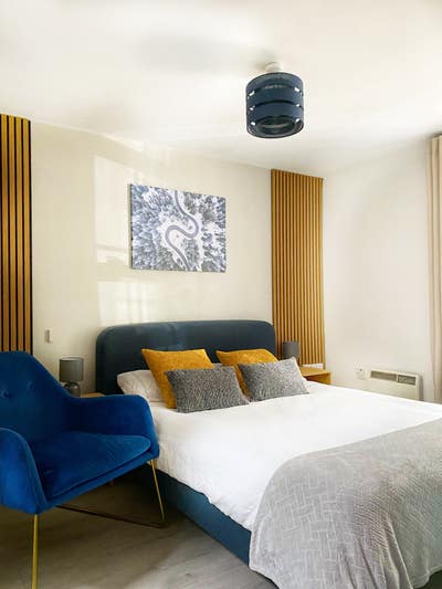 En-suite room in modern apartment  2B2B Main Photo