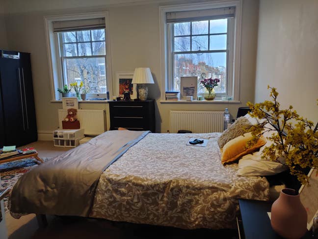 Beautiful and MASSIVE double bedroom Main Photo