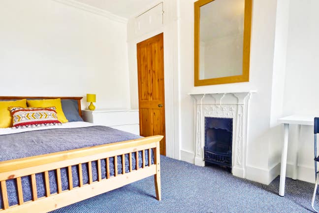 Co-Living  | Young Professionals | Weekly Cleaner Main Photo