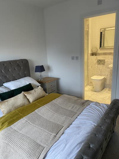 Beautiful Double rooms  en-suite (bills included) Main Photo