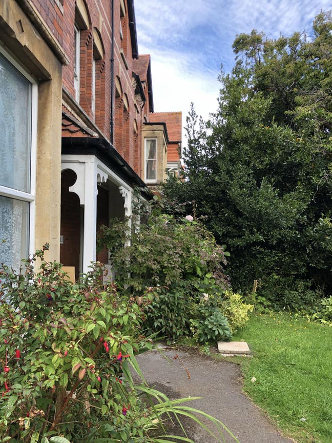 Single room in HMO. Great location.  Main Photo