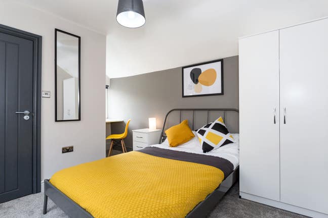 Cool Stylish Room Main Photo