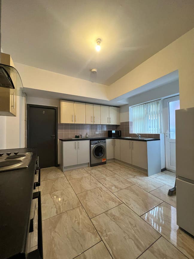 CV2 Huge En-Suite 🔥 No Deposit 🎊  All Bills Inc✔ Main Photo