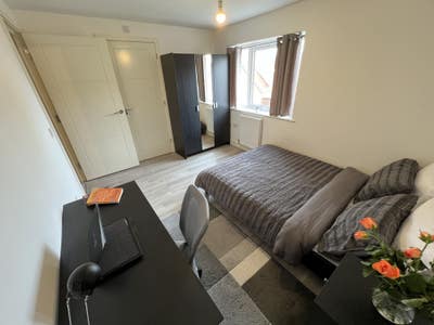 Ensuite Double + Aircon, Northstowe - Bills Inc Main Photo