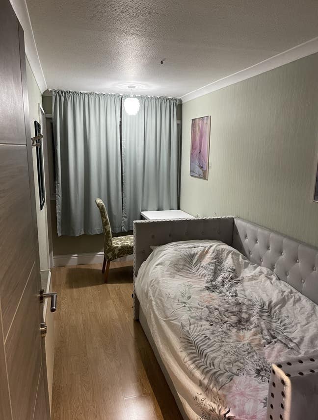 Single bedroom - Raynes Park Main Photo