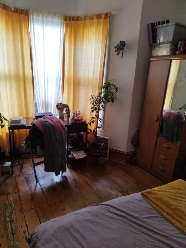 Double room in shared house very close to city cen Main Photo