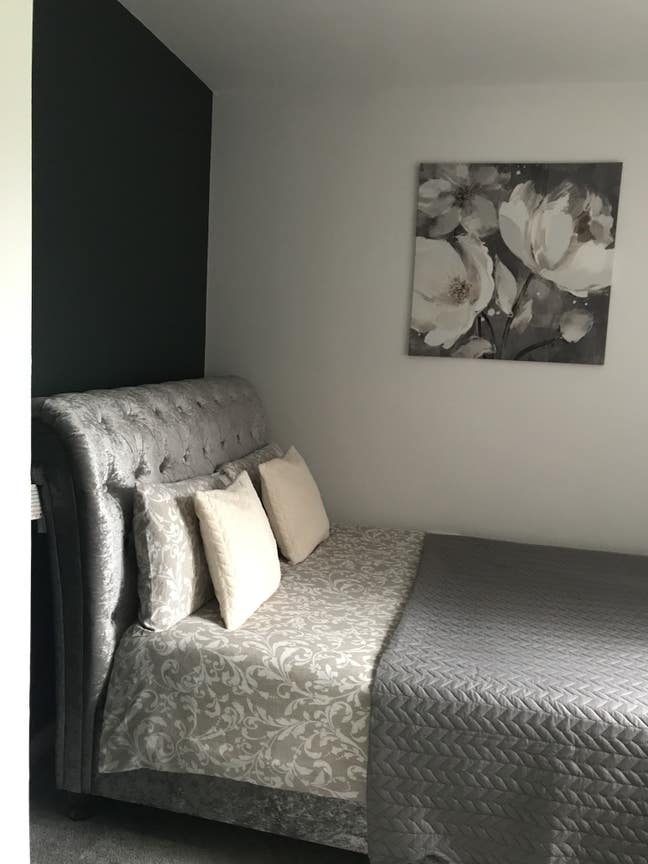 Small  room for rent  Main Photo