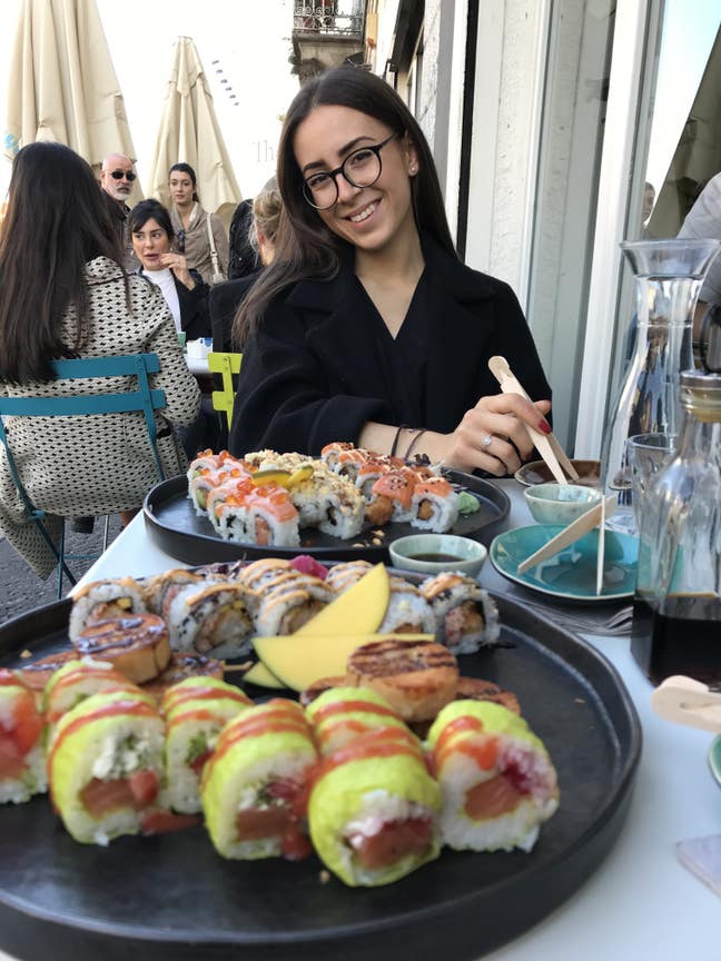 Student Female seeks double room/girl to buddy up! Main Photo