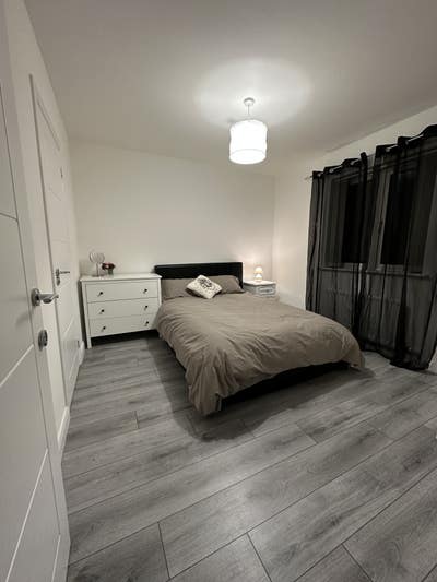 Newly Renovated Furnished Double Room with Ensuite Main Photo