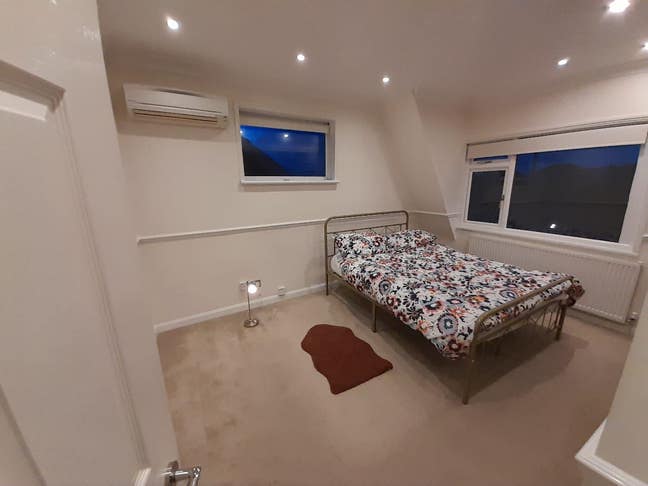 Large Double Room Near Conquest Hospital  Main Photo
