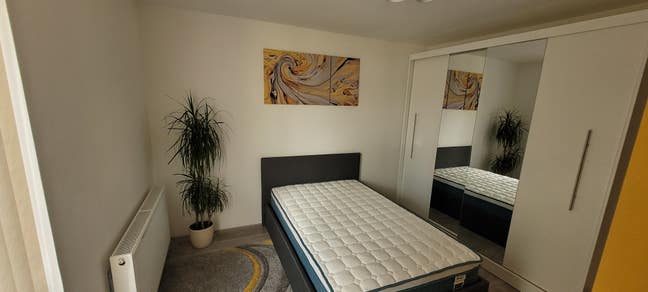Double room in Briar Hill  Main Photo