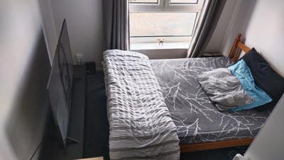 Double bed room with TV and Work Desk Main Photo